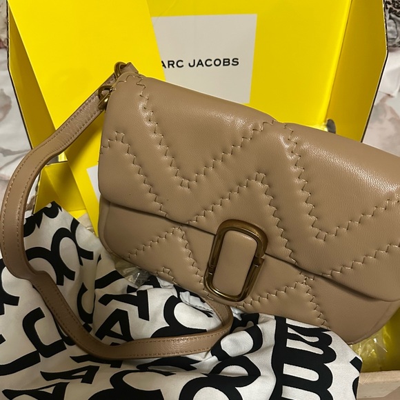 Elegant Beige Quilted Shoulder Bag ( price is firm) - Picture 4 of 6